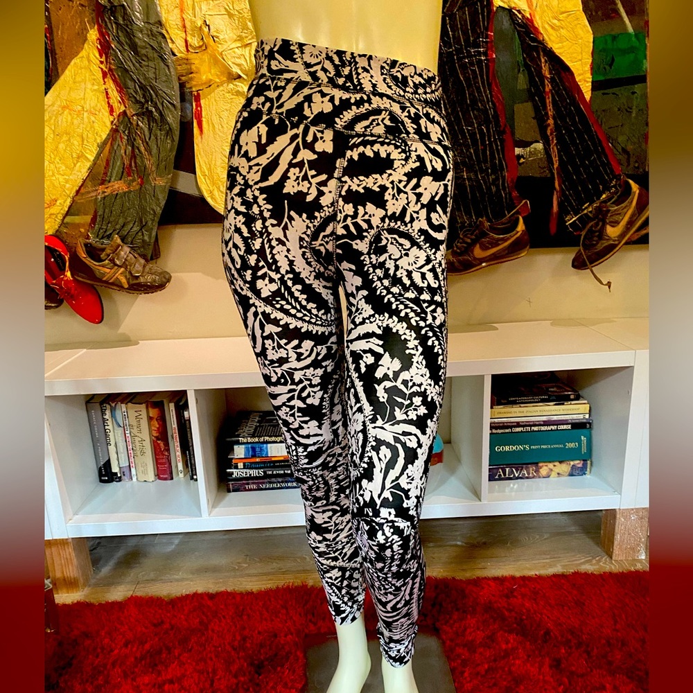 Free People Movement Leggings Womens Small Black White Running Gym Adult XS S.